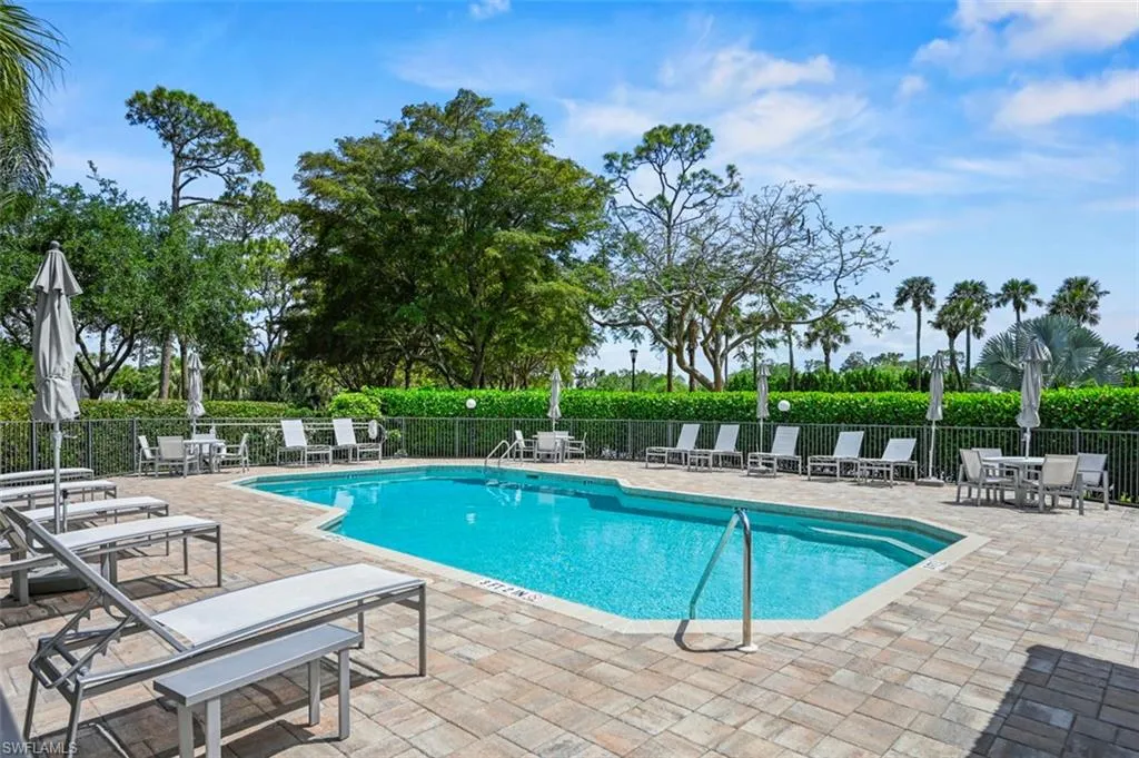 1920 Willow Bend CIR, Naples, FL 34109,225063594