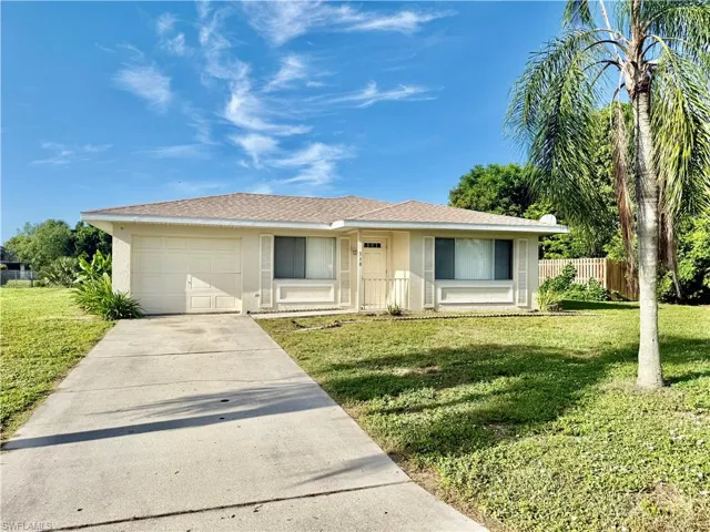 516 Parkside St, Lehigh Acres, Florida 33936