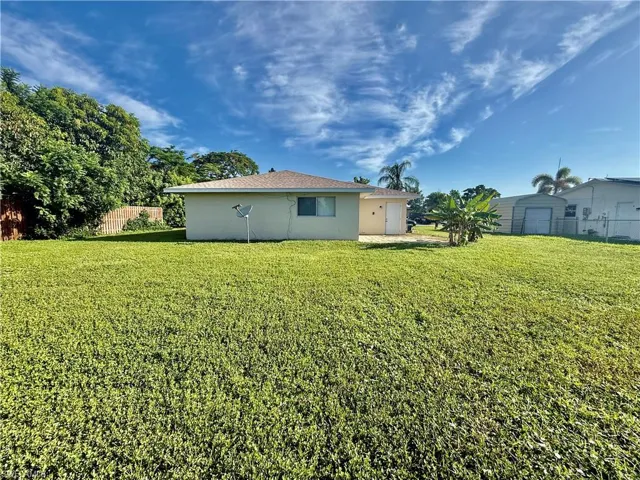 516 Parkside St, Lehigh Acres, Florida 33936