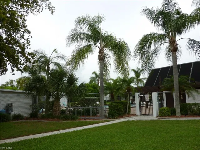 Community pool area...no clubhouse