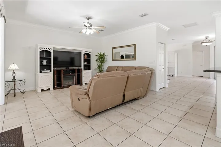 1289  Barrigona  CT, Naples, FL 34119