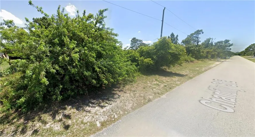 858 Chantilly ST E, LEHIGH ACRES FL 33974