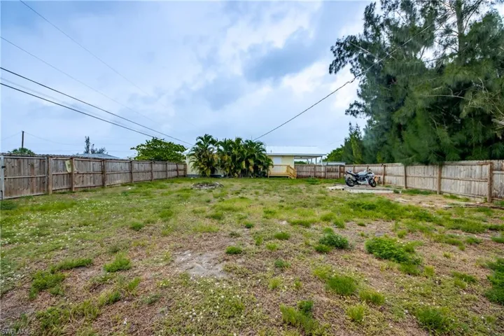 3819  21st SW ST, Lehigh Acres, FL 33976