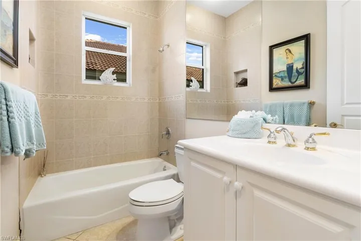 2501  Augusta  DR, Naples, FL 34109