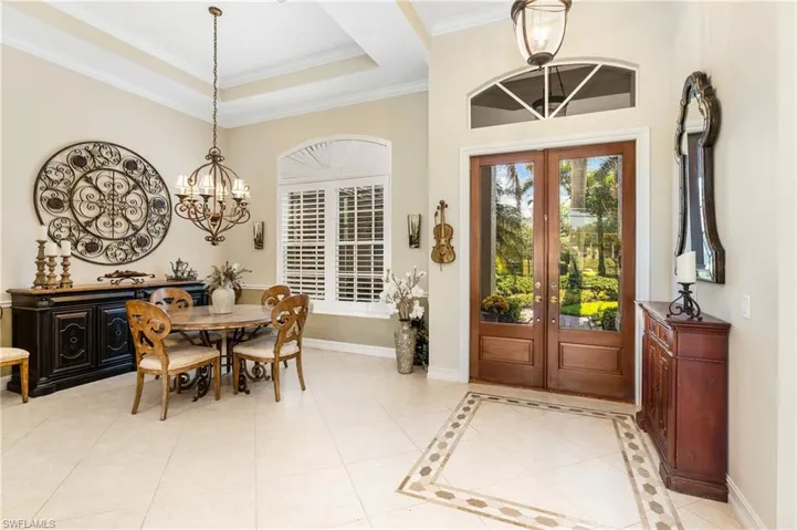2501  Augusta  DR, Naples, FL 34109