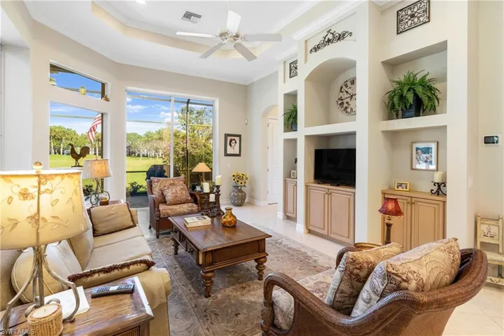 2501  Augusta  DR, Naples, FL 34109