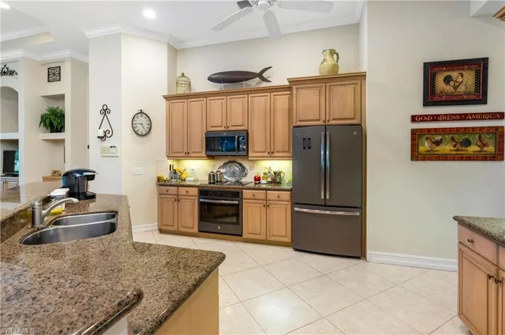 2501  Augusta  DR, Naples, FL 34109
