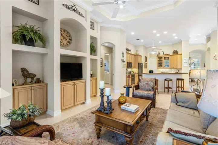 2501  Augusta  DR, Naples, FL 34109