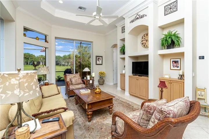 2501  Augusta  DR, Naples, FL 34109