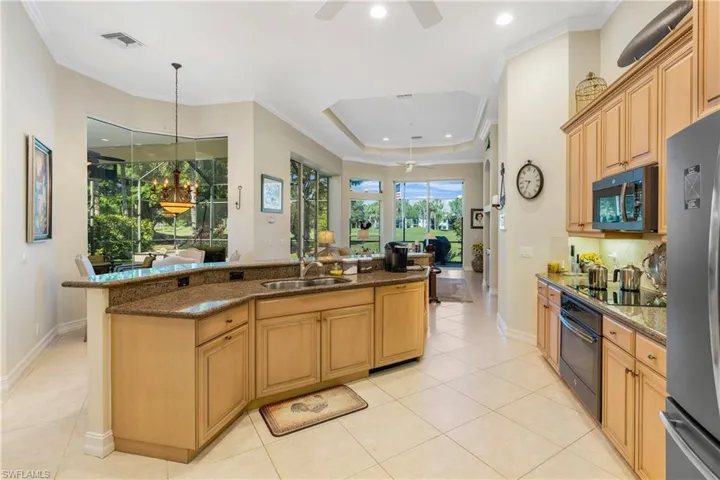 2501  Augusta  DR, Naples, FL 34109