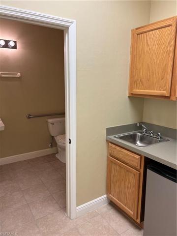 Fourth office in Unit 102 approx. 10'4 by 10'4"
