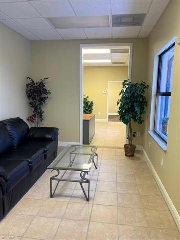 2733  Oak Ridge  CT, FORT MYERS, FL 33901