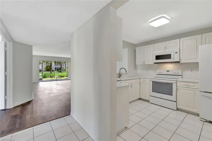 729 Landover Ct # 101, Naples, Florida 34104