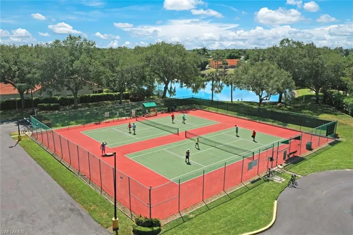 Berkshire Lakes offers an Active Pickleball & Tennis Community