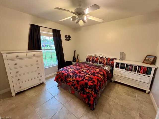 Bedroom with ceiling fan