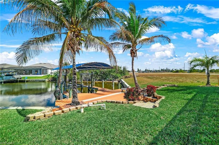 3237  Yucatan  PKWY, Cape Coral, FL 33993