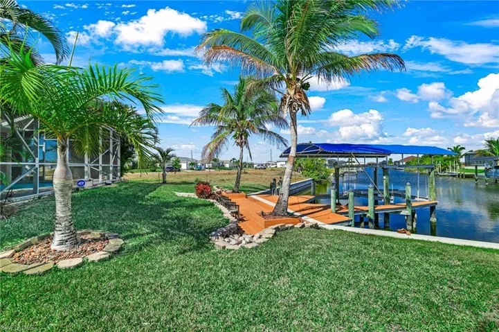 3237  Yucatan  PKWY, Cape Coral, FL 33993