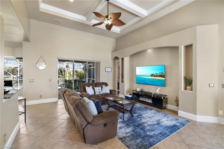 3237  Yucatan  PKWY, Cape Coral, FL 33993