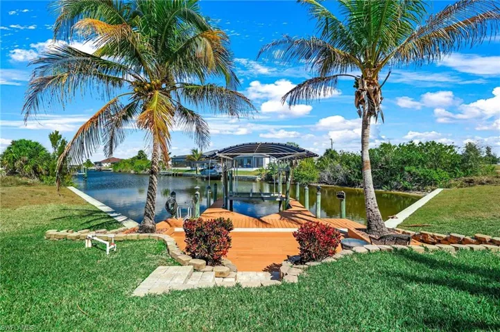 3237  Yucatan  PKWY, Cape Coral, FL 33993