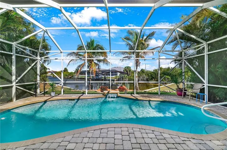 3237  Yucatan  PKWY, Cape Coral, FL 33993
