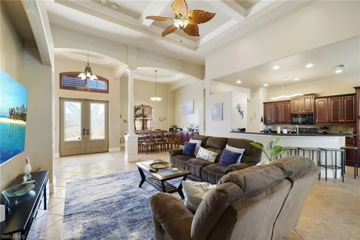 3237  Yucatan  PKWY, Cape Coral, FL 33993