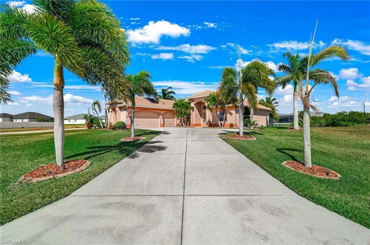 3237  Yucatan  PKWY, Cape Coral, FL 33993