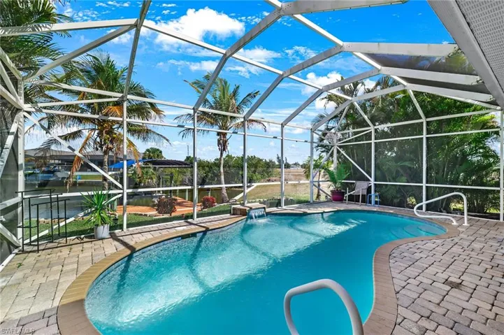 3237  Yucatan  PKWY, Cape Coral, FL 33993