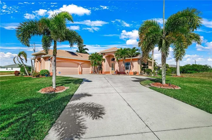 3237  Yucatan  PKWY, Cape Coral, FL 33993