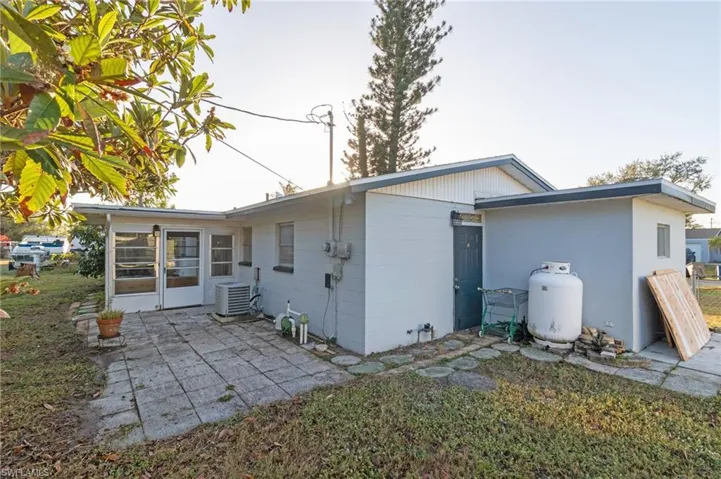 1536 Lindale Cir, Lehigh Acres Fl 33936