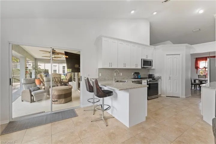 Spacious NEW Kitchen