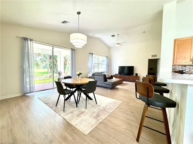 1905  Par  DR, Naples, FL 34120