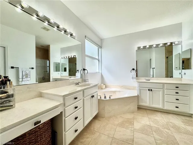 1905  Par  DR, Naples, FL 34120