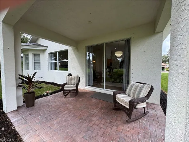 1905  Par  DR, Naples, FL 34120