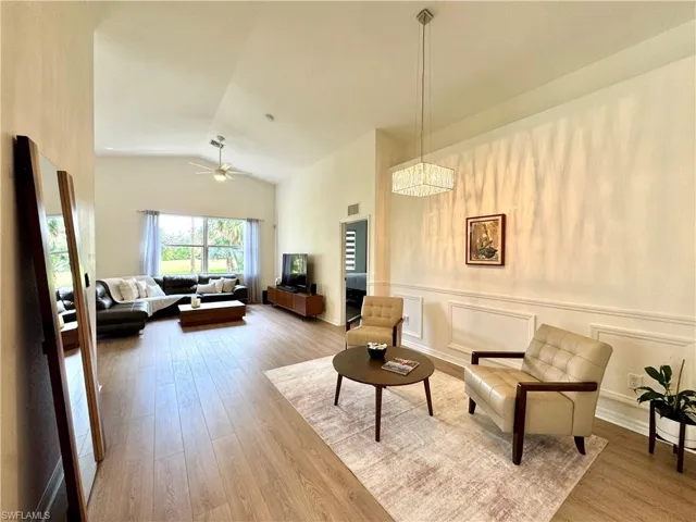 1905  Par  DR, Naples, FL 34120