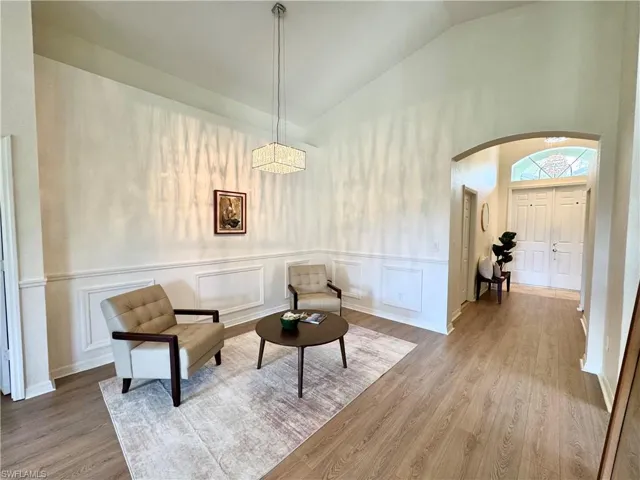 1905  Par  DR, Naples, FL 34120