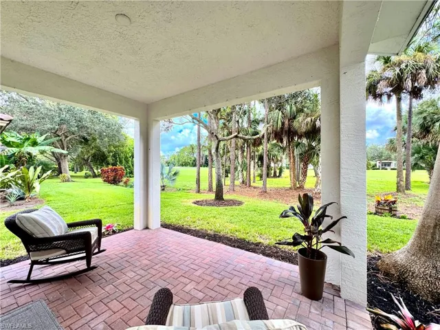 1905  Par  DR, Naples, FL 34120