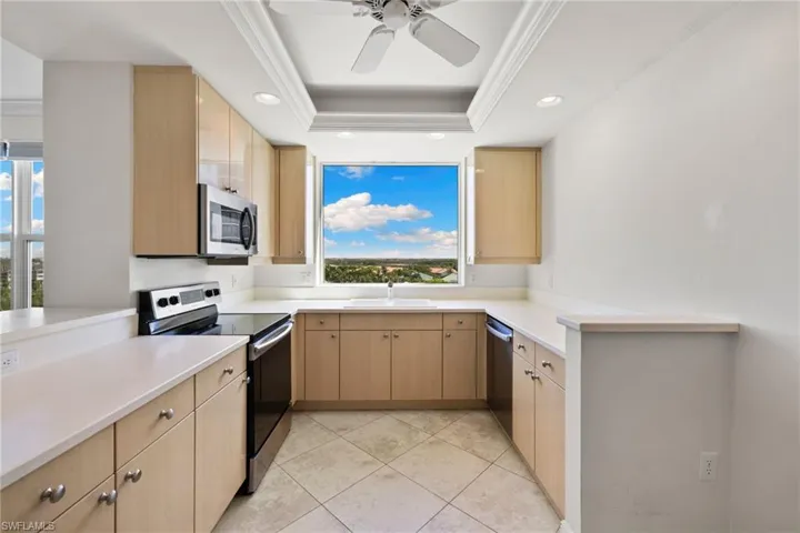 420 Cove Tower Dr 804, Naples, Florida 34110