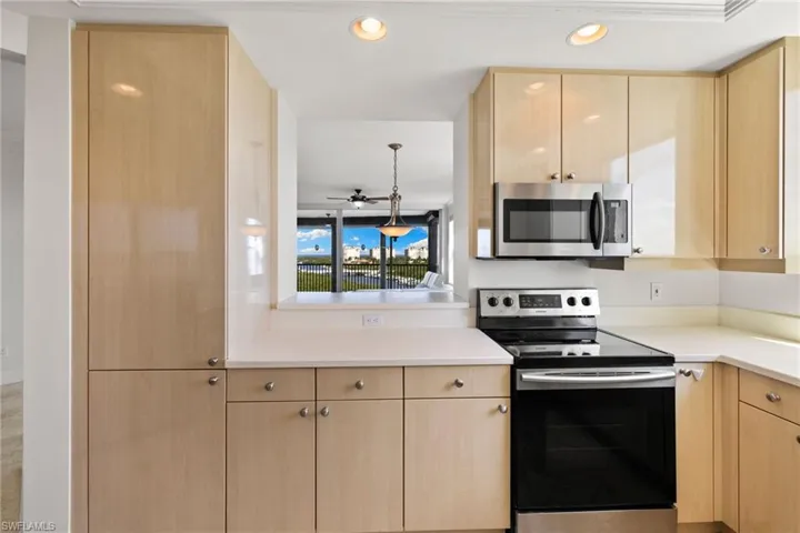 420 Cove Tower Dr 804, Naples, Florida 34110