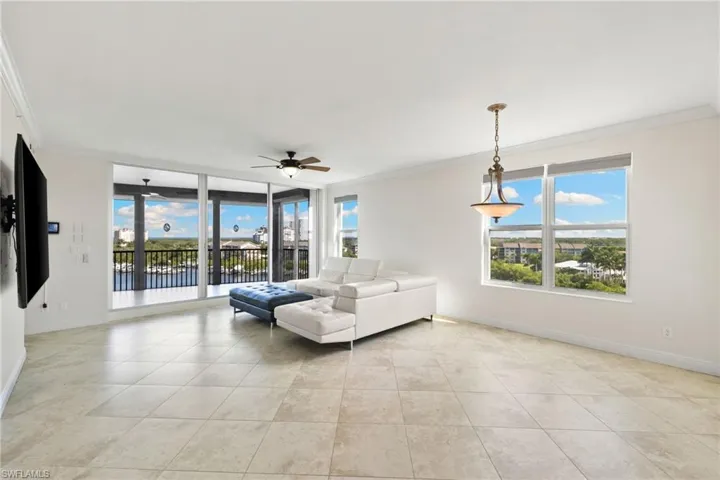 420 Cove Tower Dr 804, Naples, Florida 34110