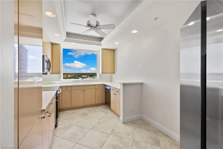 420 Cove Tower Dr 804, Naples, Florida 34110