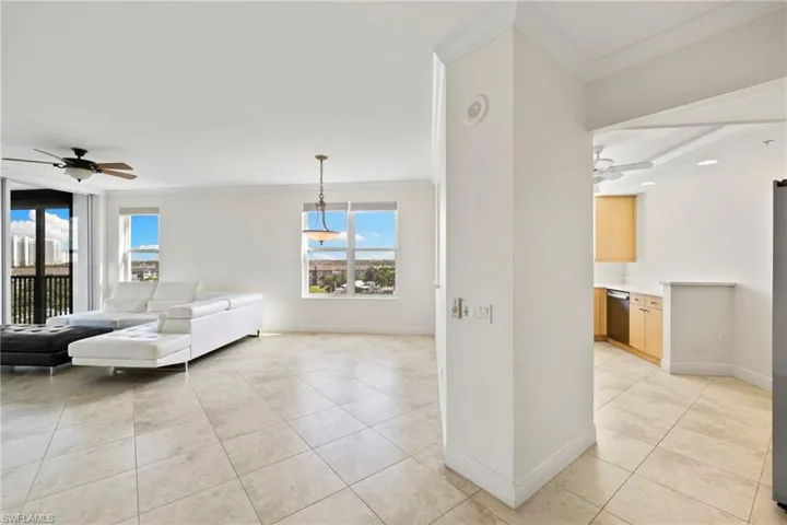 420 Cove Tower Dr 804, Naples, Florida 34110