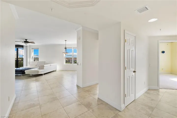 420 Cove Tower Dr 804, Naples, Florida 34110