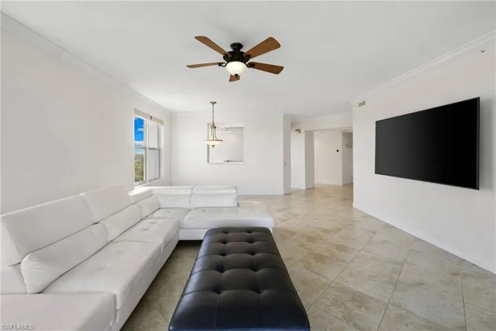 420 Cove Tower Dr 804, Naples, Florida 34110