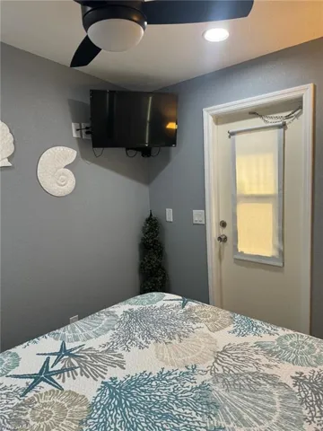 Bedroom with ceiling fan