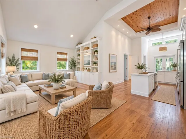 1260 12th Ave N, Naples, Florida 34102