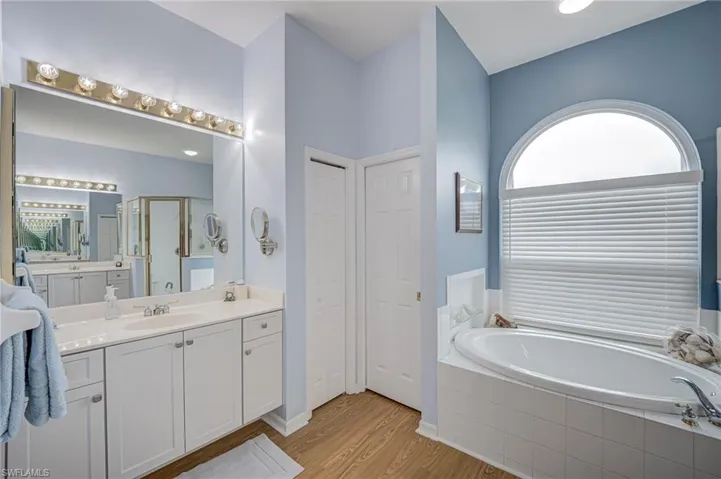 11086 Lakeland Cir, Fort Myers, Florida 33913