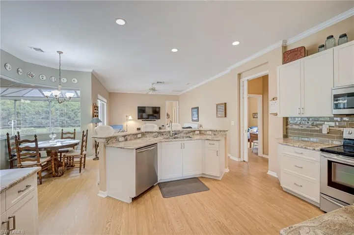 11086 Lakeland Cir, Fort Myers, Florida 33913