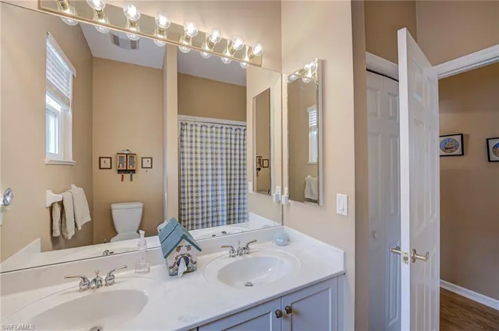 11086 Lakeland Cir, Fort Myers, Florida 33913