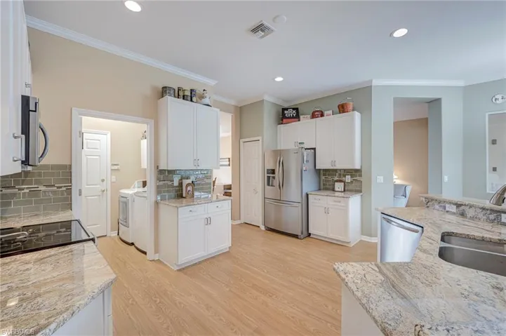 11086 Lakeland Cir, Fort Myers, Florida 33913