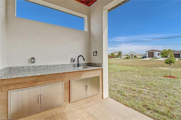 Outdoor Kitchen